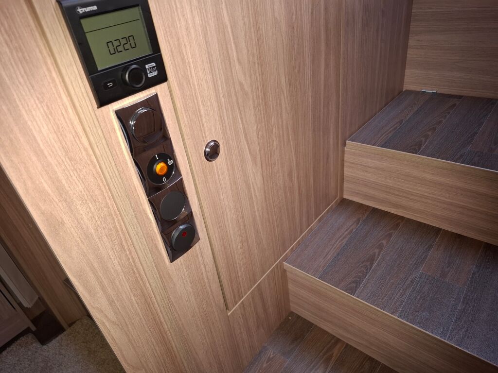 Bürstner IXEO TIME IT 726 J.Edition 2020 Valkoinen