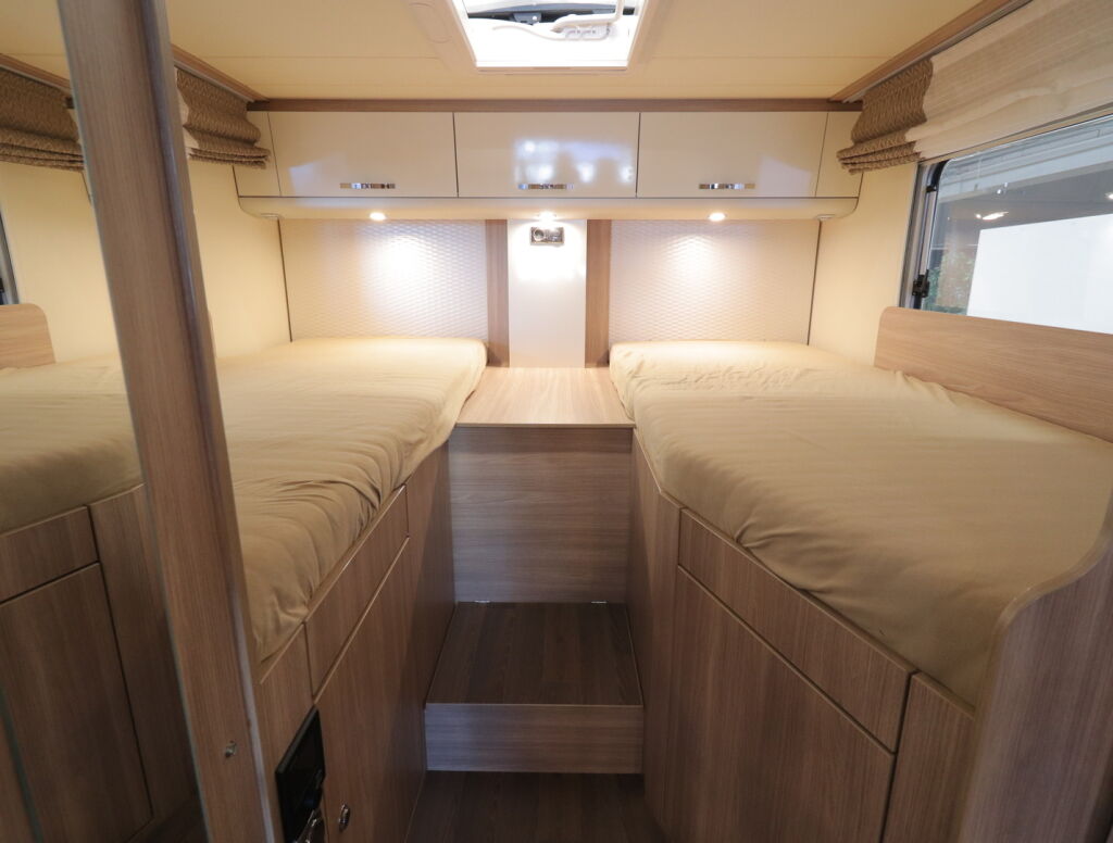 Bürstner IXEO TIME IT 726 J.Edition 2020 Valkoinen