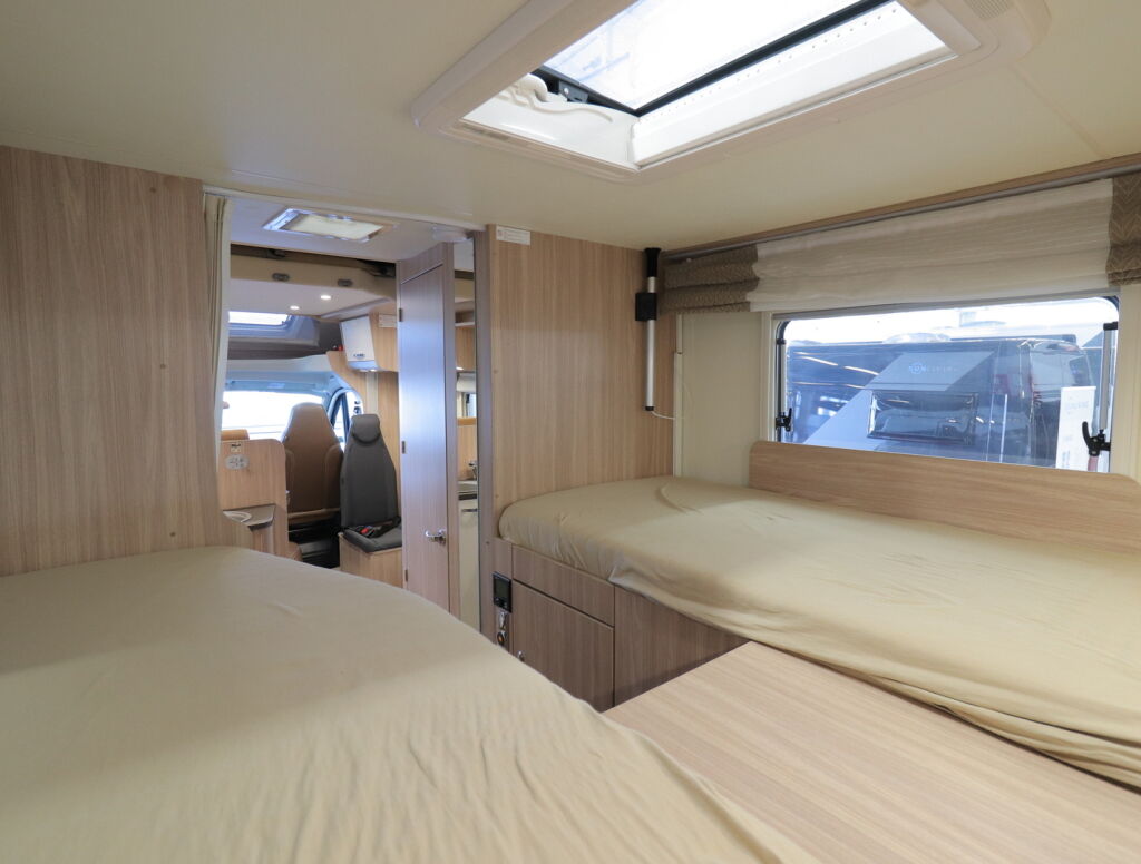 Bürstner IXEO TIME IT 726 J.Edition 2020 Valkoinen