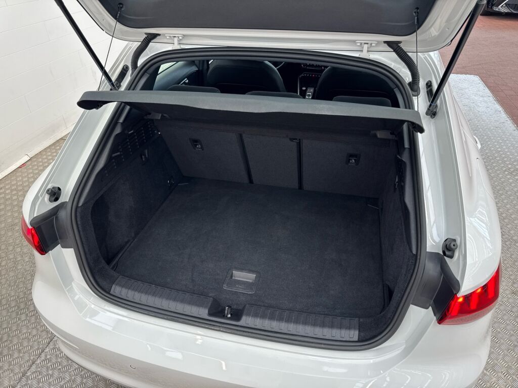 Audi A3 2021 Valkoinen