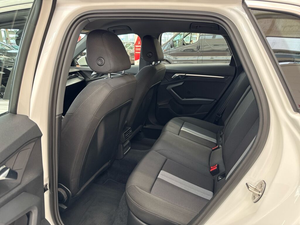 Audi A3 2021 Valkoinen