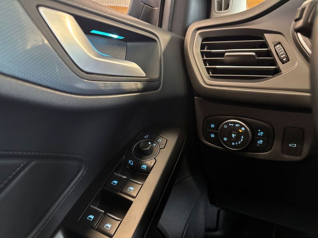 Ford Focus 2022 Chrome blue