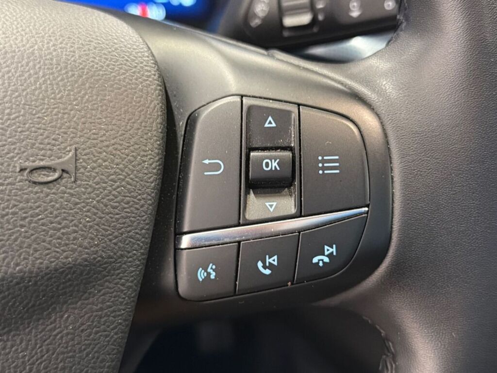 Ford Focus 2022 Frozen White