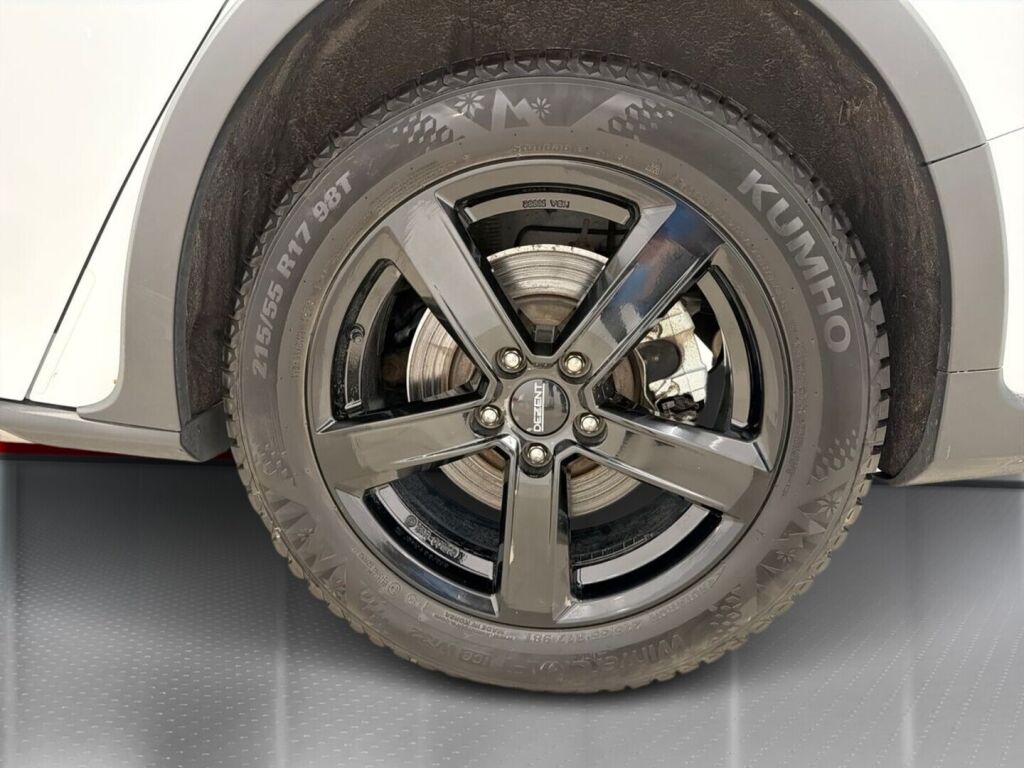 Ford Focus 2022 Frozen White