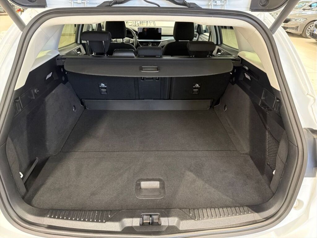 Ford Focus 2022 Frozen White
