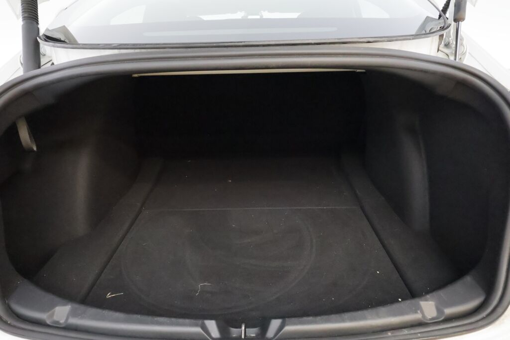 Tesla Model 3 2021 Valkoinen