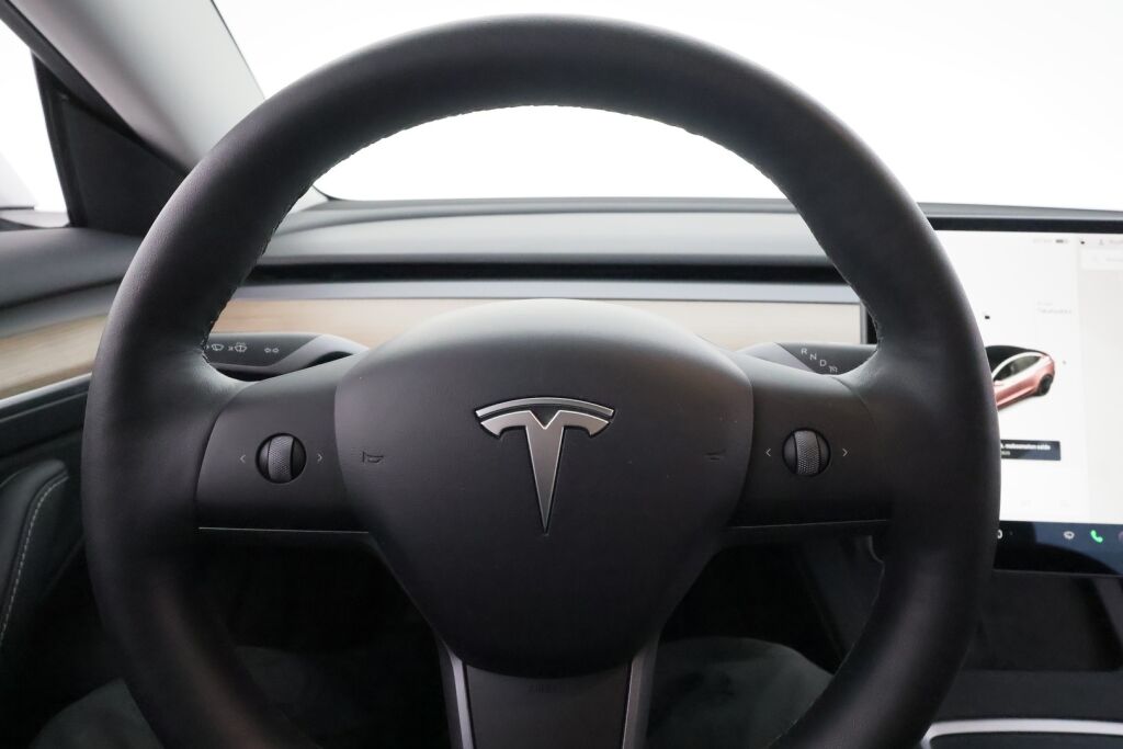 Tesla Model 3 2021 Valkoinen