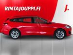 Ford Focus 2022 Punainen