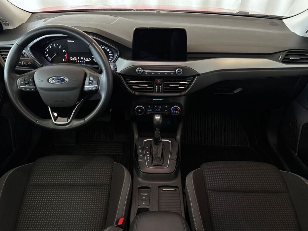 Ford Focus 2022 Punainen