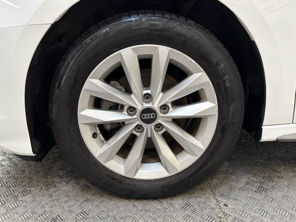 Audi A3 2022 Valkoinen