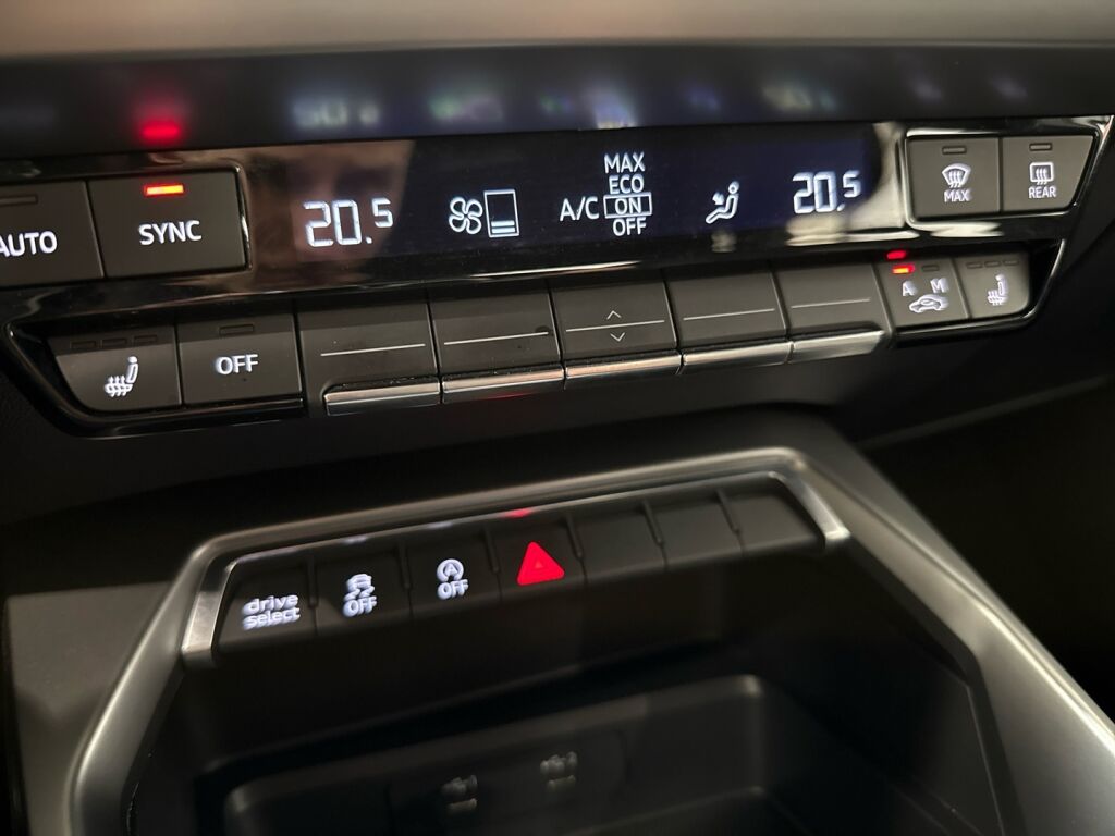 Audi A3 2022 Valkoinen