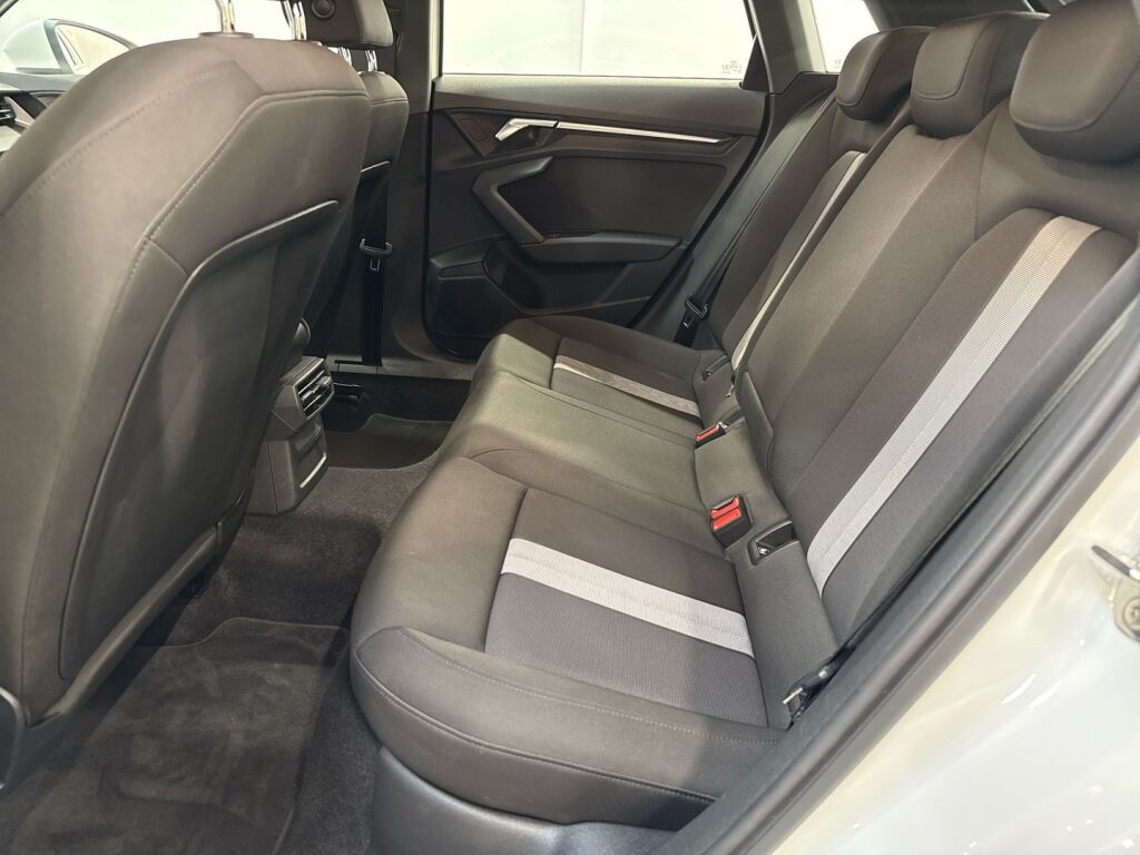 Audi A3 2022 Valkoinen