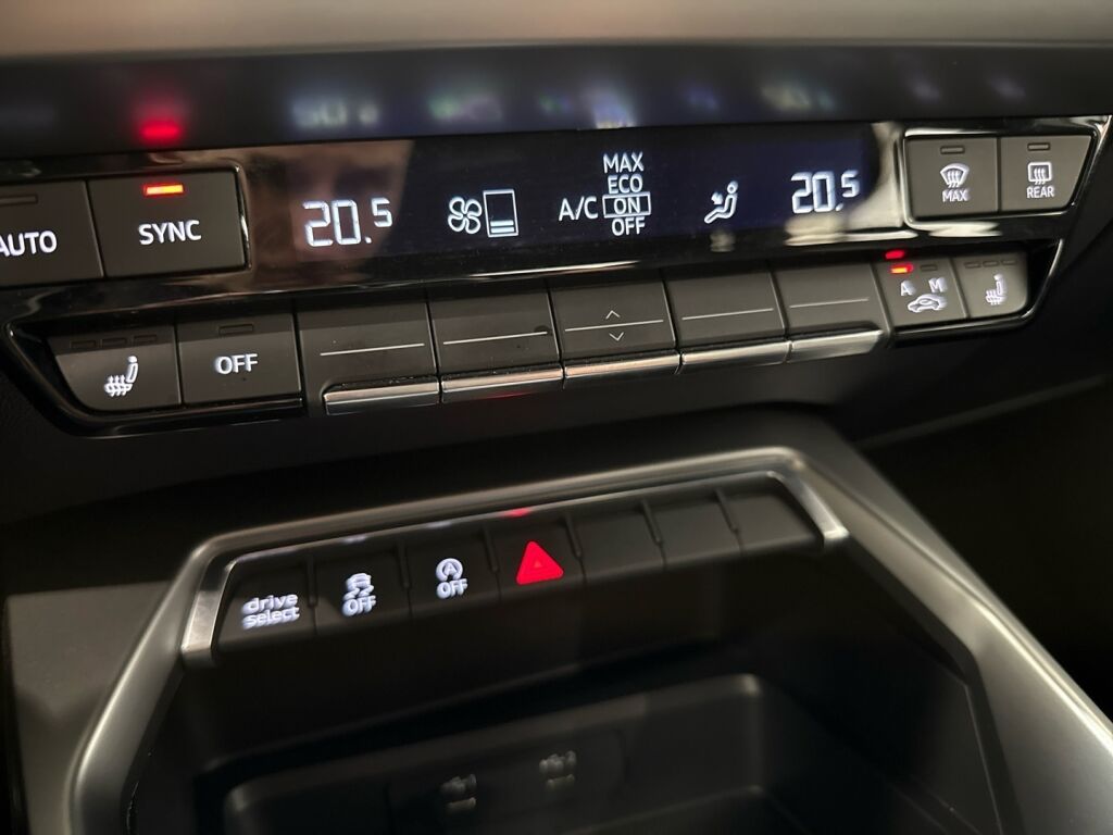 Audi A3 2022 Valkoinen