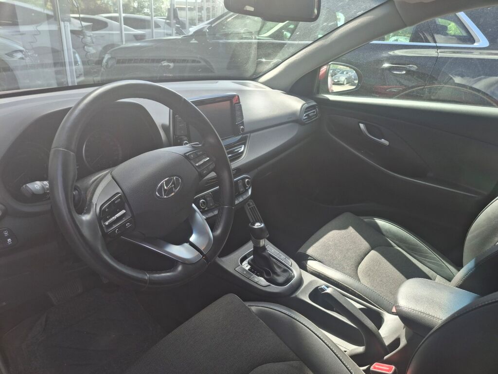 Hyundai i30 Wagon 2022 Punainen