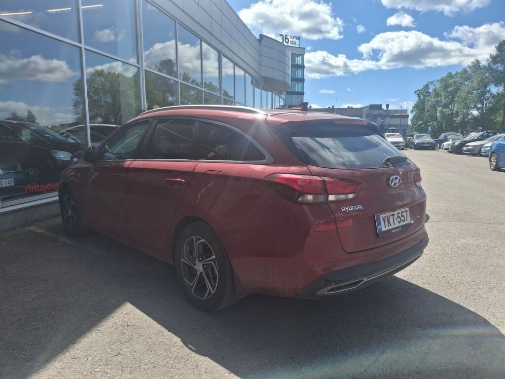 Hyundai i30 Wagon 2022 Punainen
