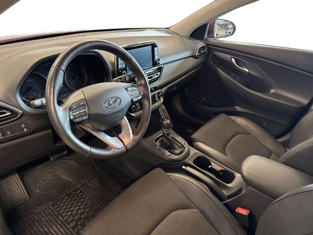 Hyundai i30 Wagon 2022 Punainen
