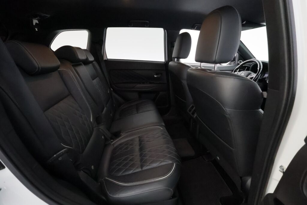 Mitsubishi Outlander PHEV 2019 Valkoinen