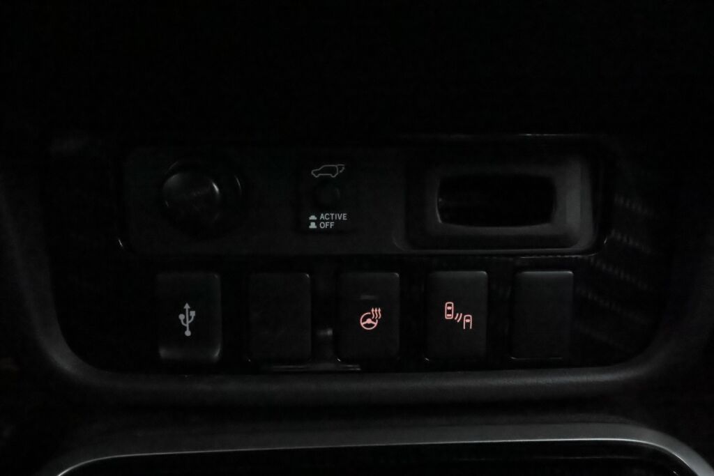 Mitsubishi Outlander PHEV 2019 Valkoinen