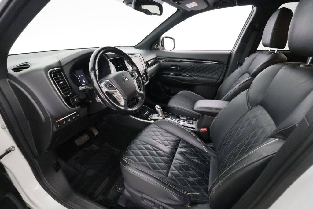 Mitsubishi Outlander PHEV 2019 Valkoinen