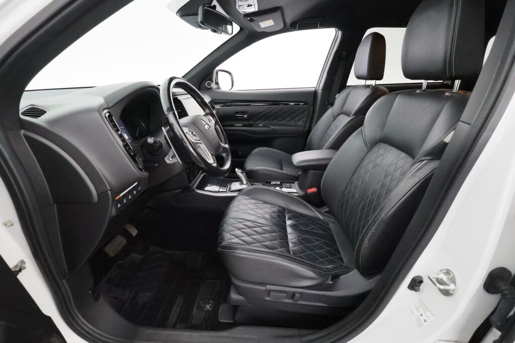 Mitsubishi Outlander PHEV 2019 Valkoinen