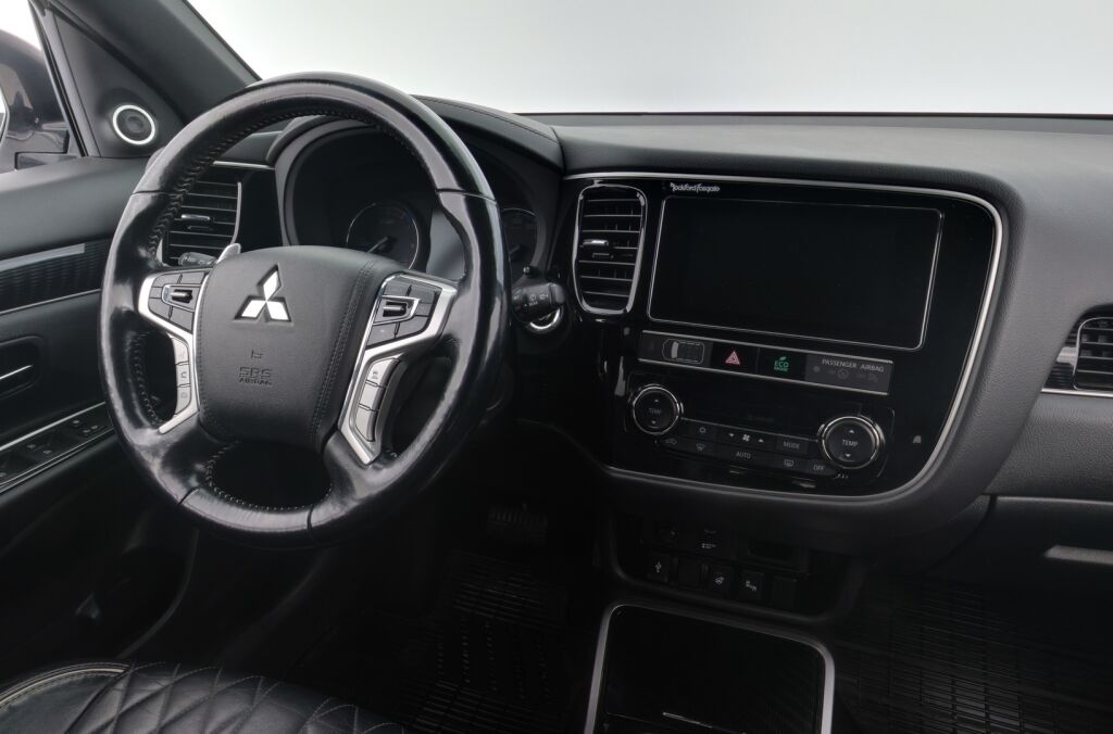 Mitsubishi Outlander PHEV 2019 Valkoinen
