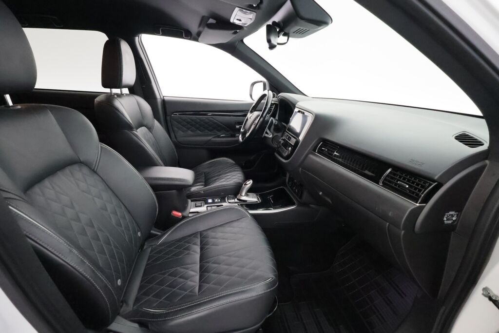 Mitsubishi Outlander PHEV 2019 Valkoinen