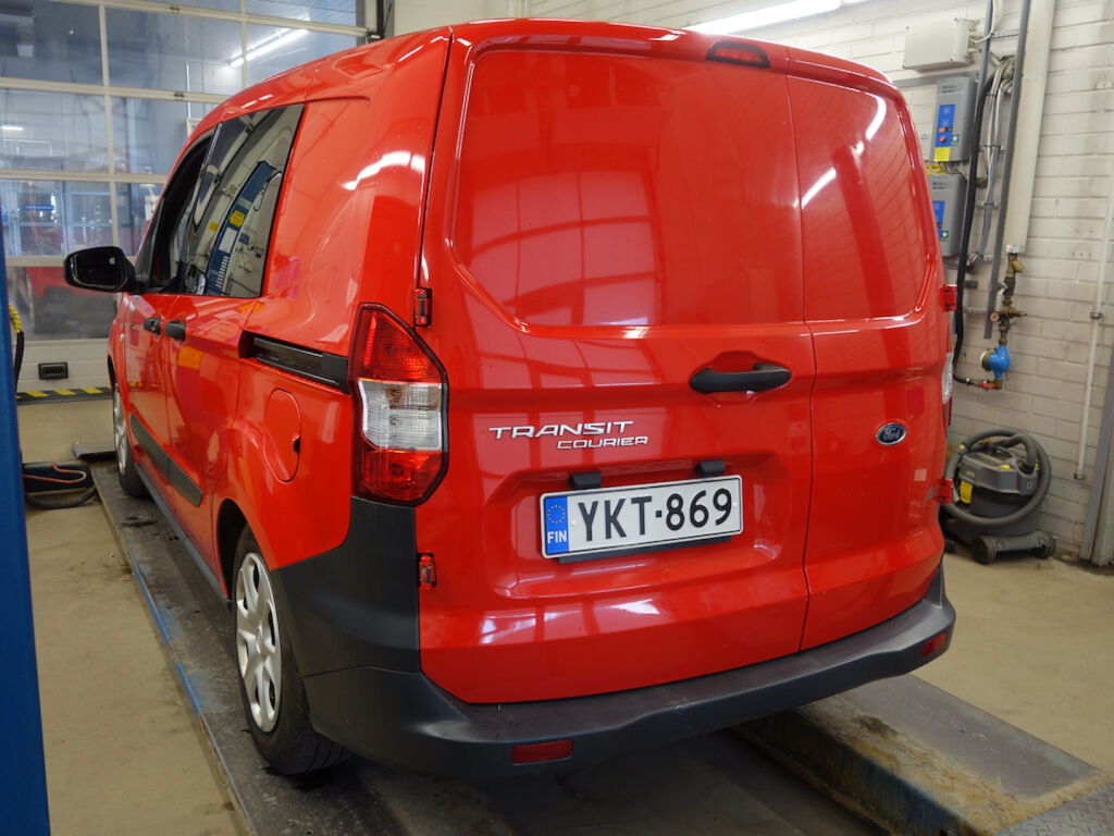 Ford Transit Courier 2022 Punainen
