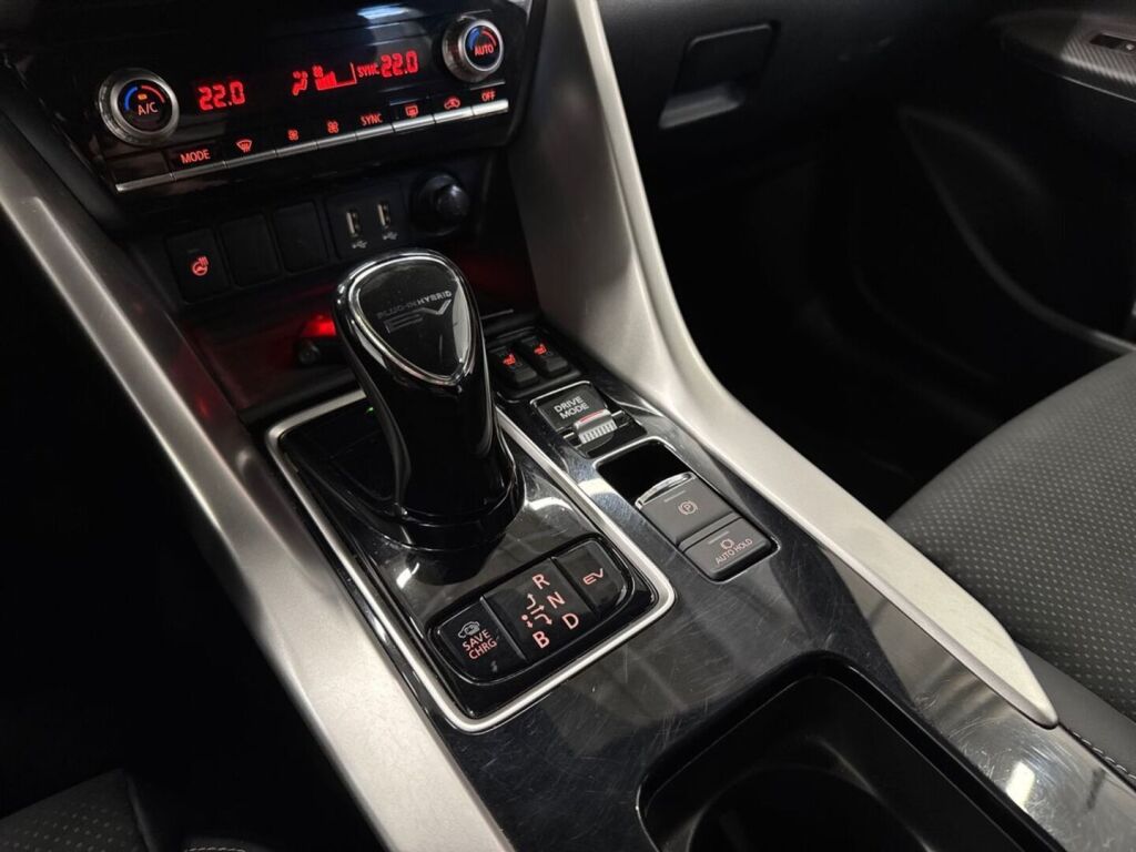 Mitsubishi Eclipse Cross 2022 Musta
