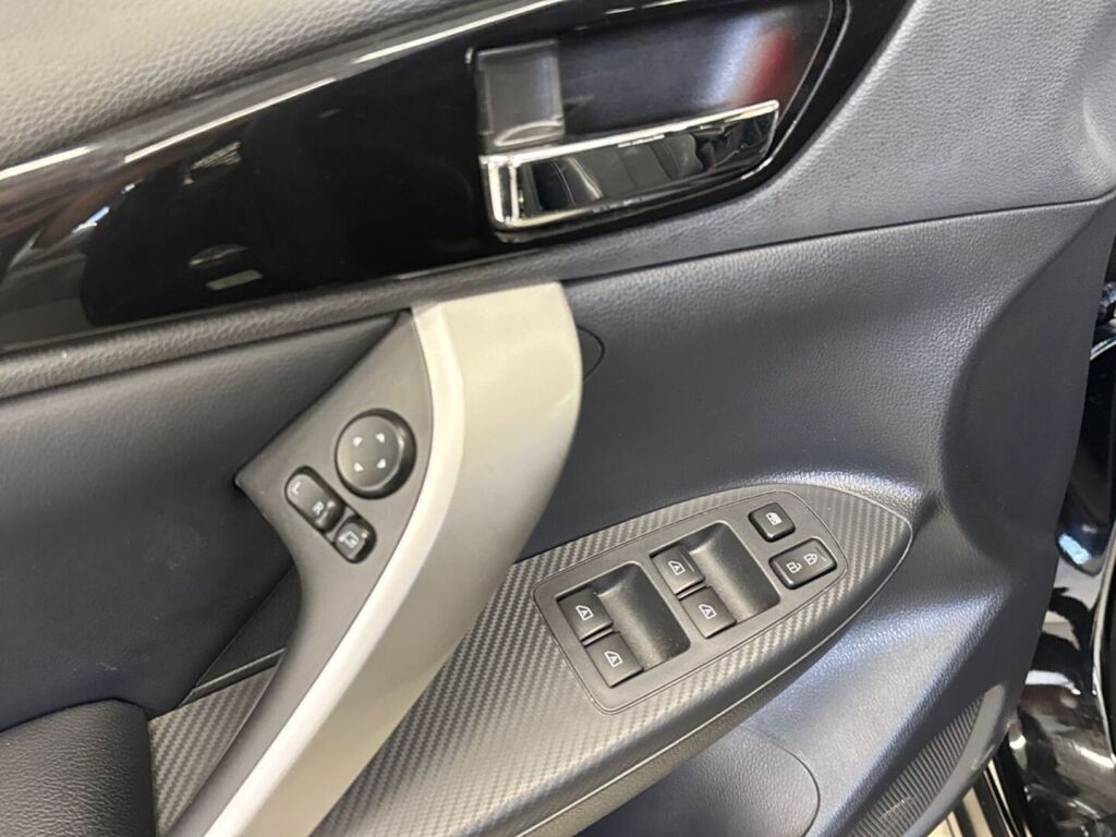 Mitsubishi Eclipse Cross 2022 Musta