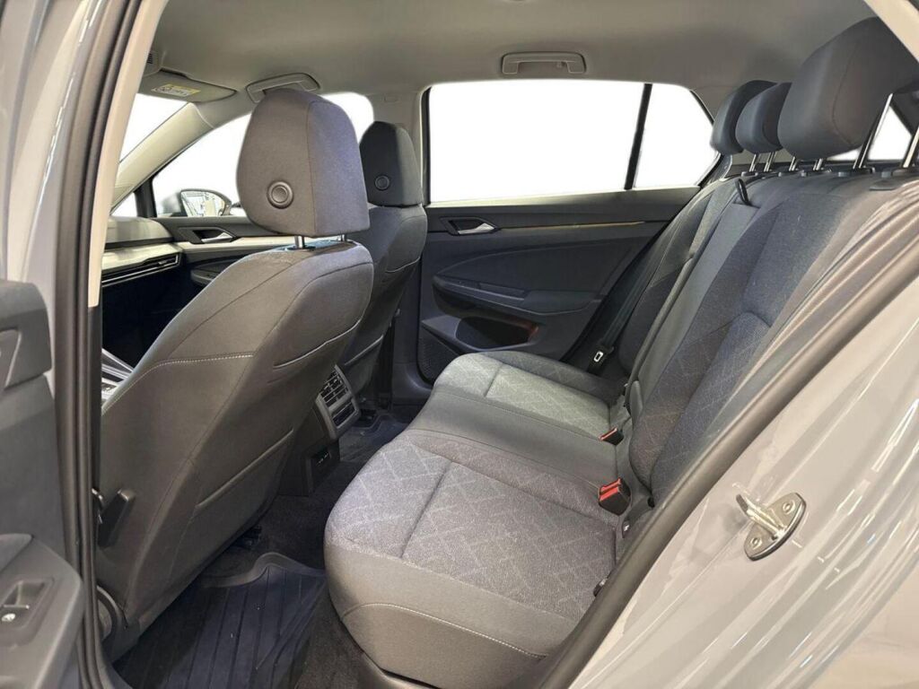 Volkswagen Golf 2022 Harmaa