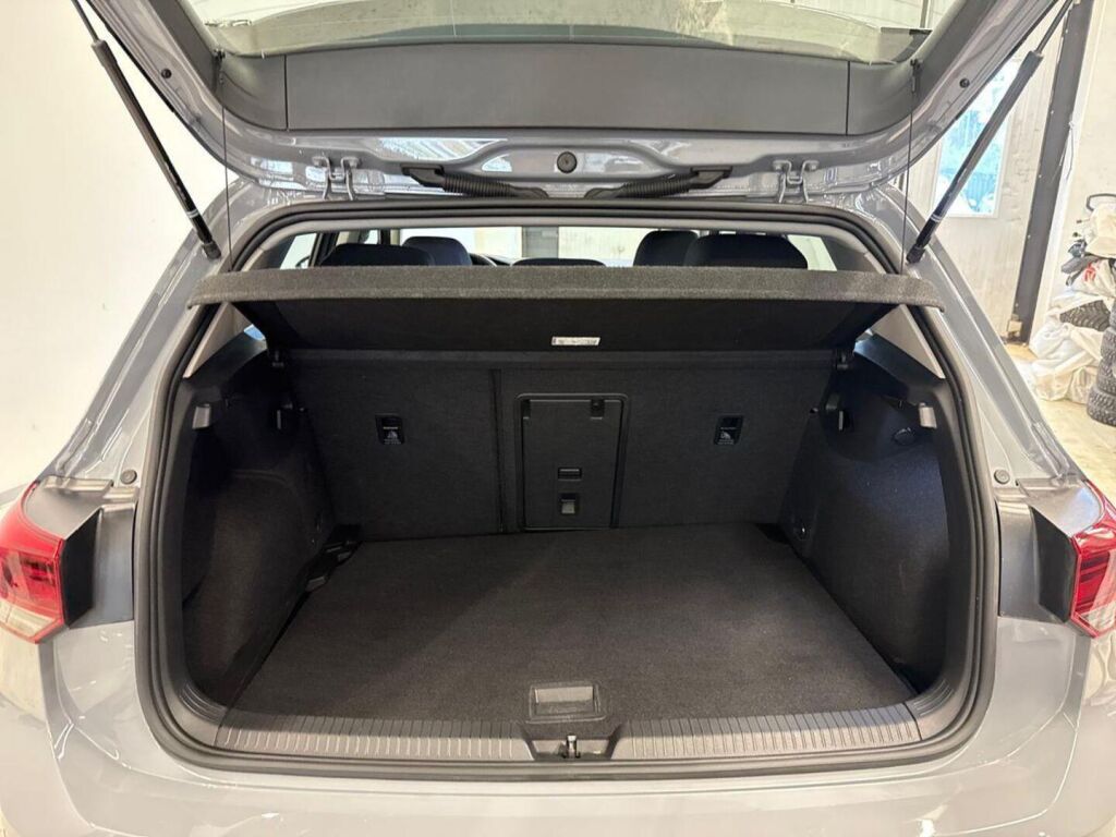Volkswagen Golf 2022 Harmaa
