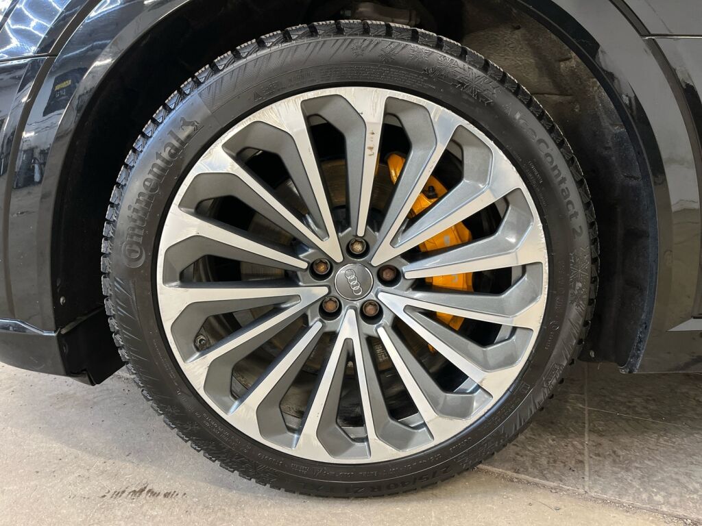 Audi e-tron 2019 Musta