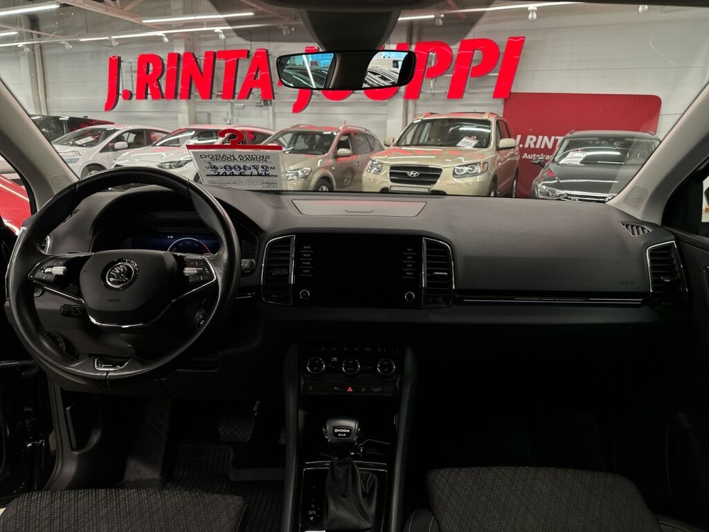 Skoda Karoq 2022 Musta