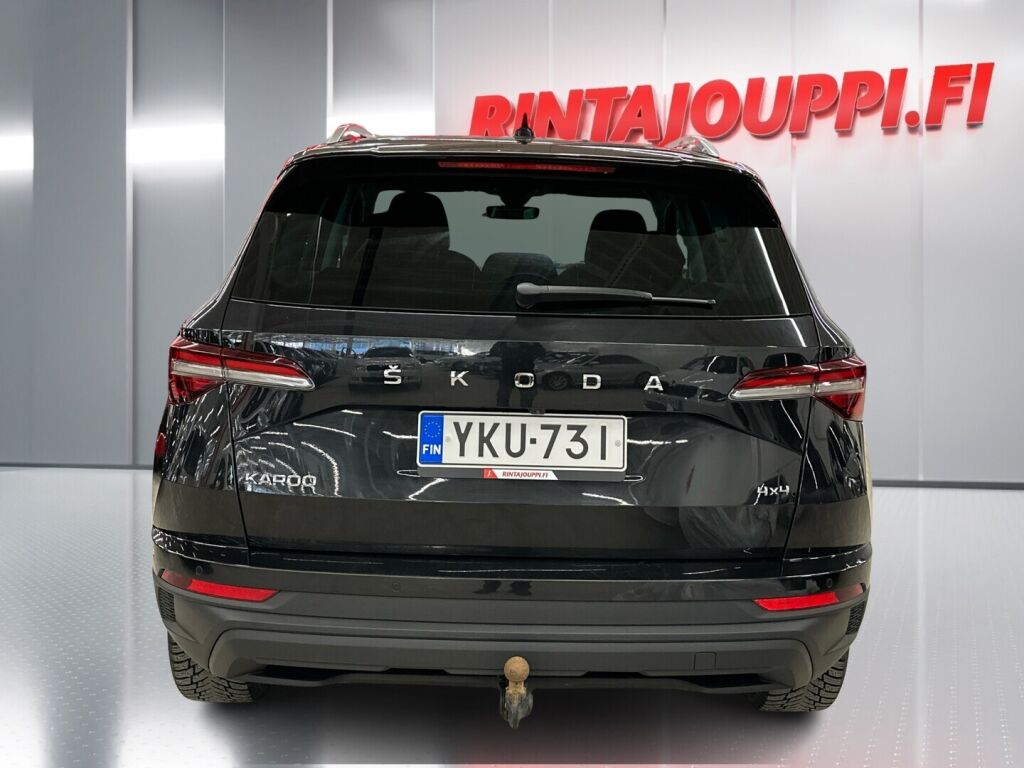 Skoda Karoq 2022 Musta