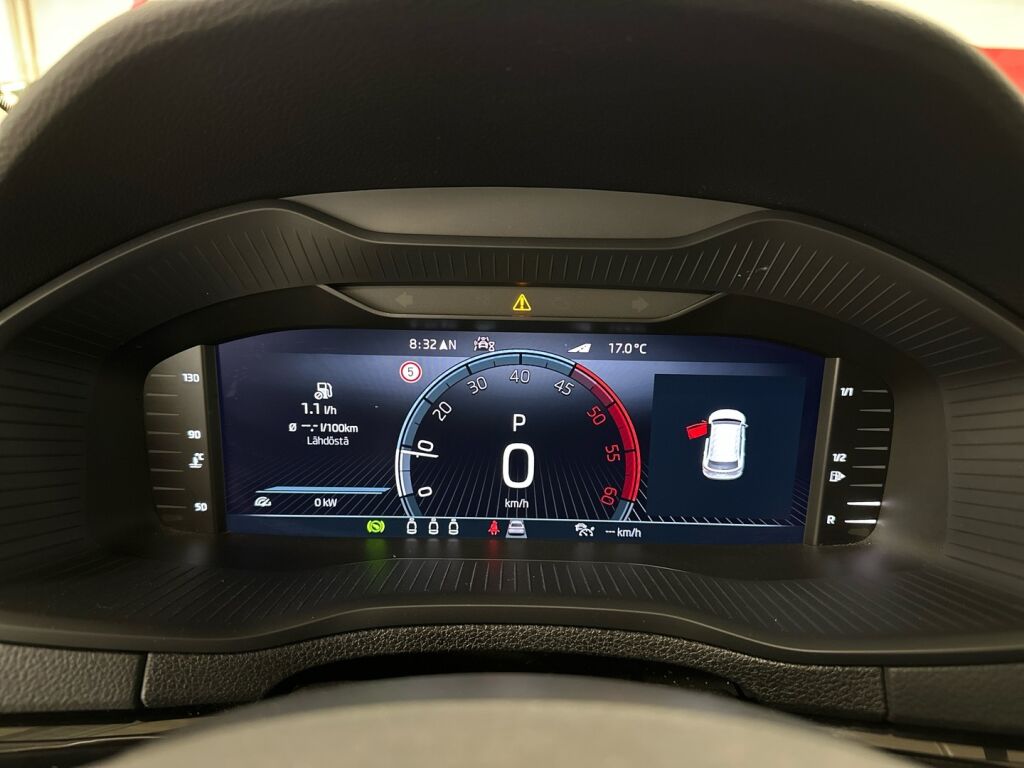 Skoda Karoq 2022 Musta