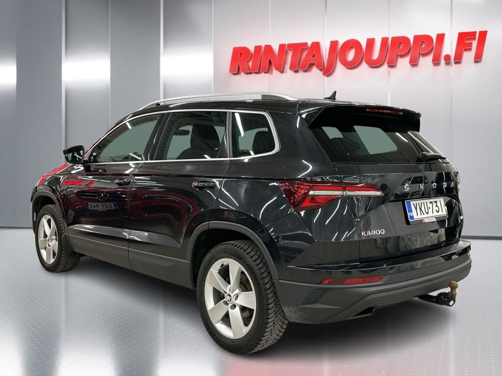 Skoda Karoq 2022 Musta