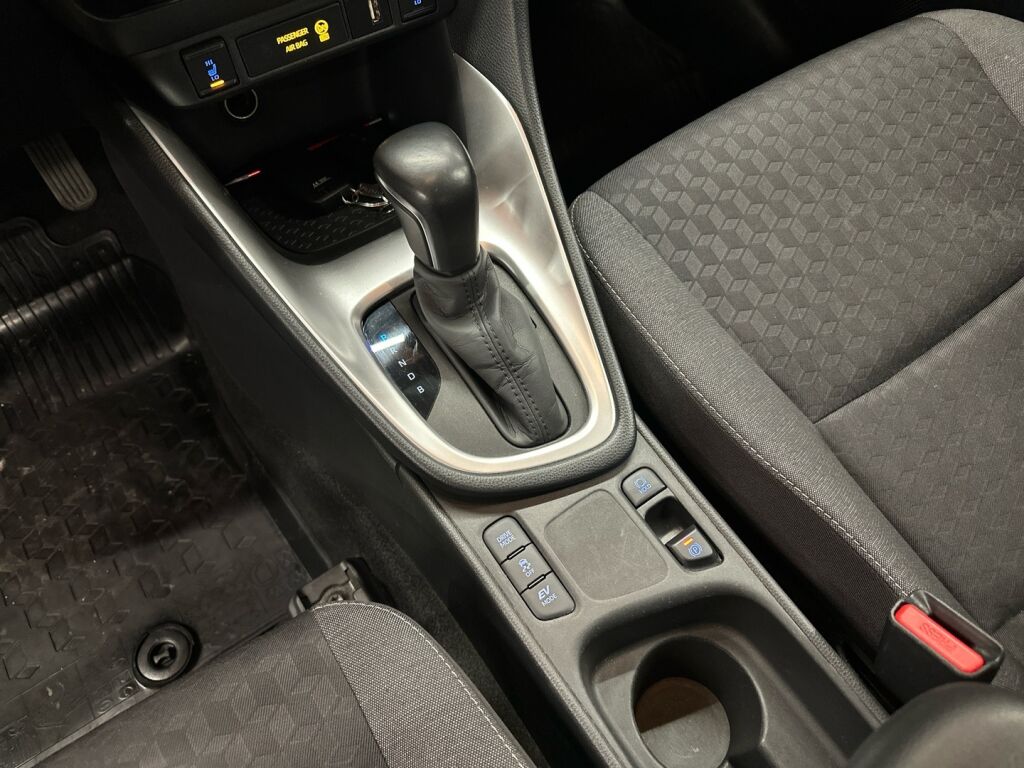 Toyota Yaris 2022 Valkoinen