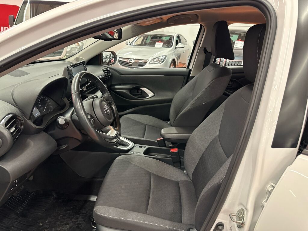 Toyota Yaris 2022 Valkoinen