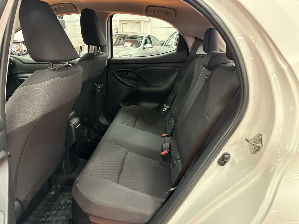 Toyota Yaris 2022 Valkoinen