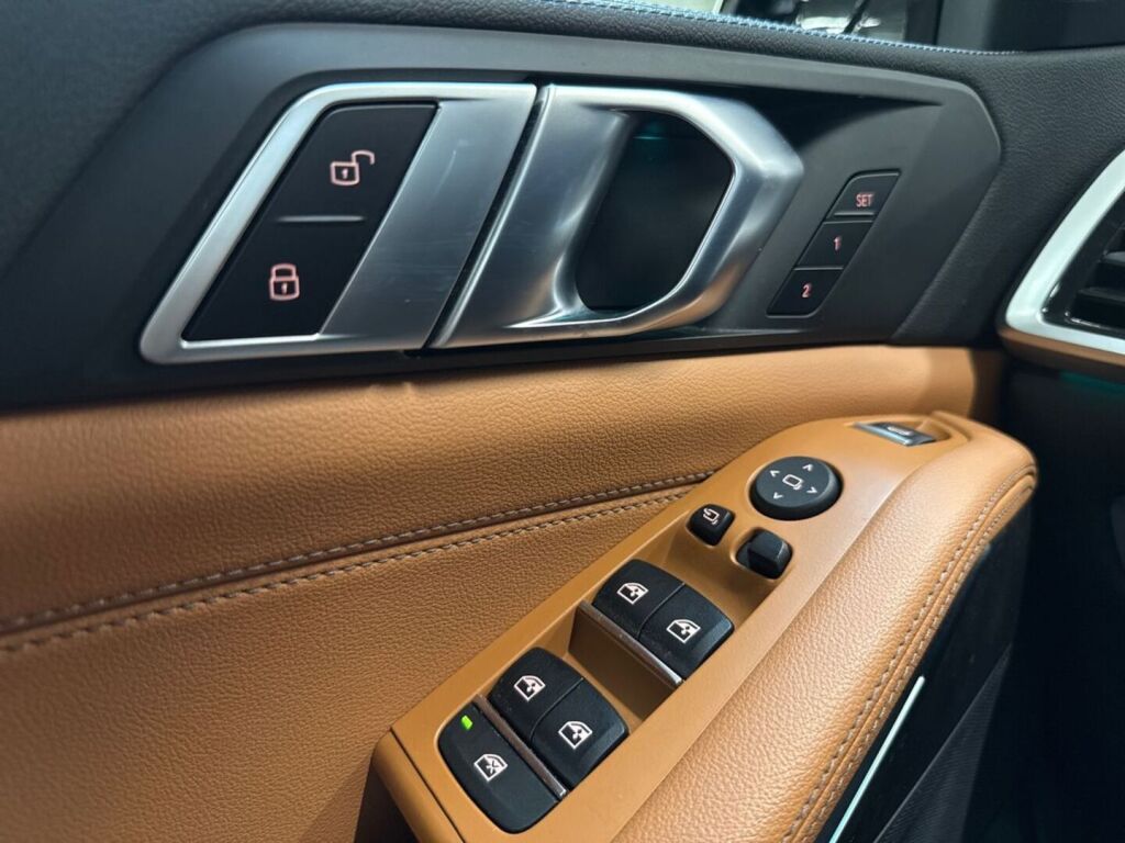 BMW X5 2022 Musta