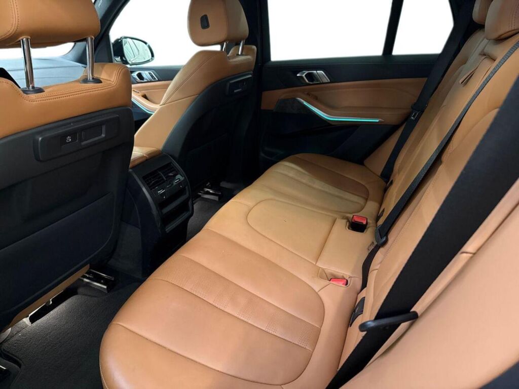 BMW X5 2022 Musta