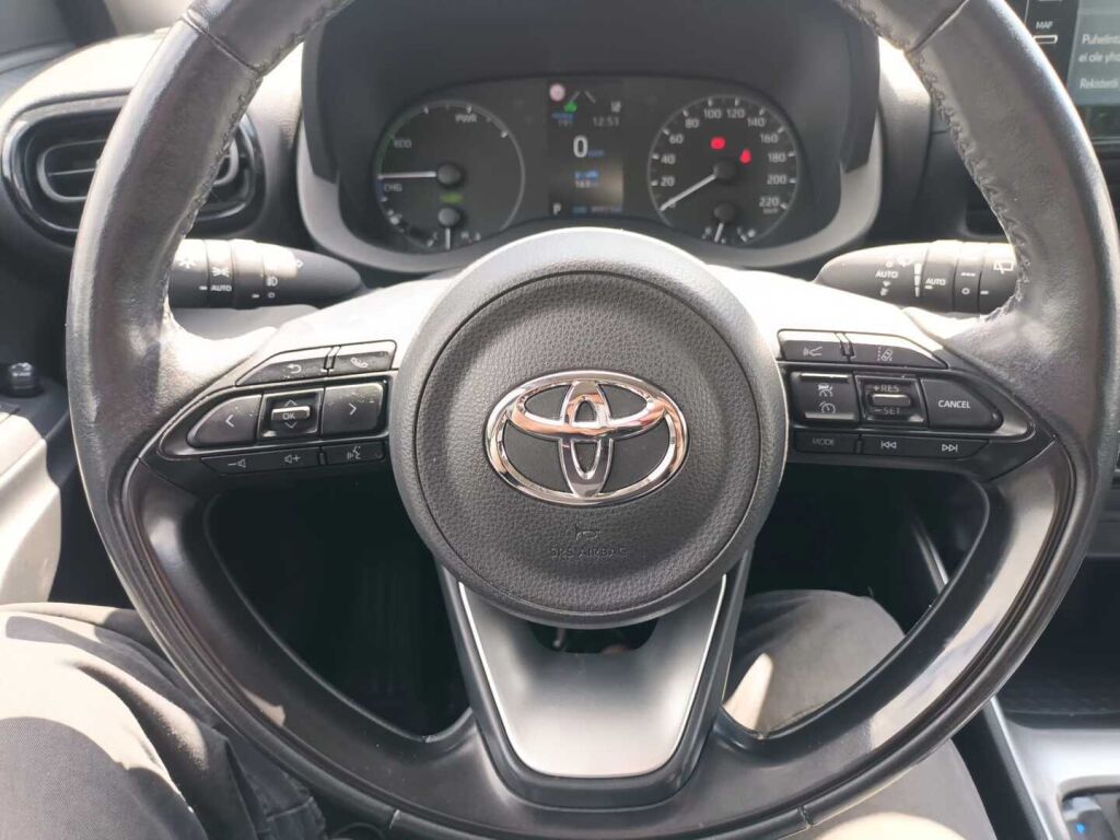 Toyota Yaris 2022 Harmaa