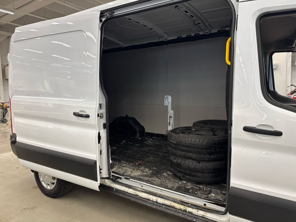 Ford Transit 2022 Valkoinen