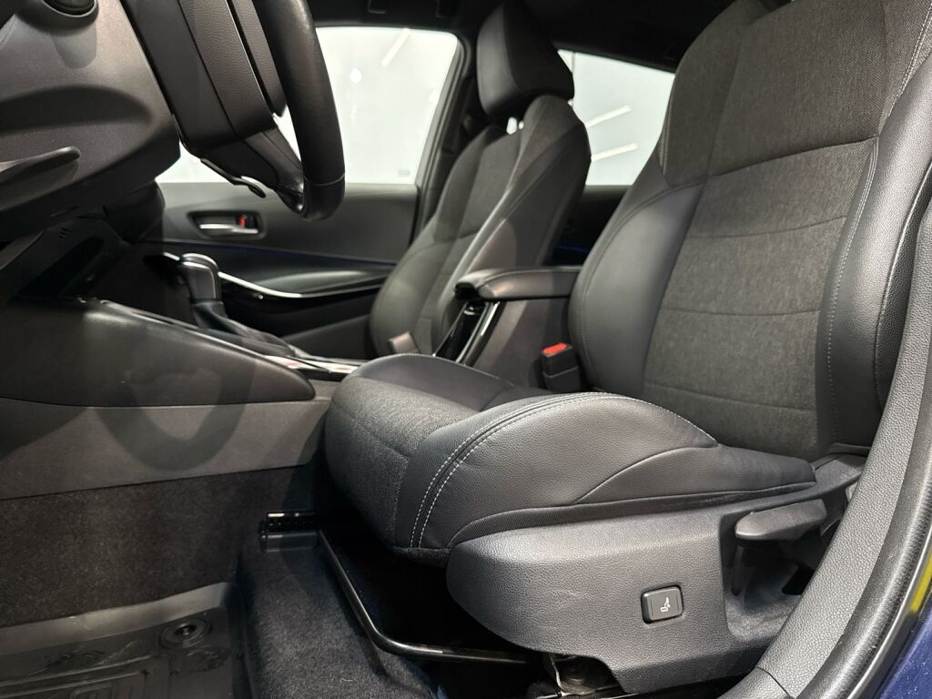 Toyota Corolla 2022 Sininen