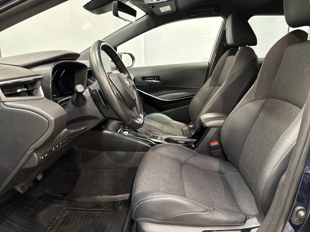 Toyota Corolla 2022 Sininen