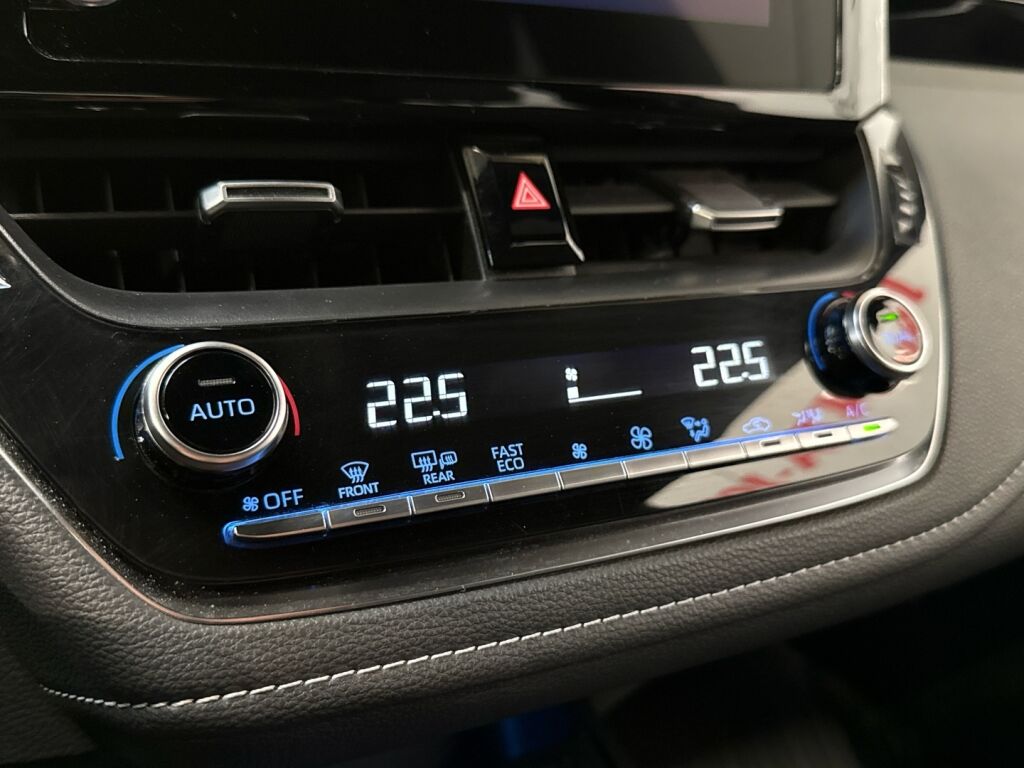 Toyota Corolla 2022 Sininen