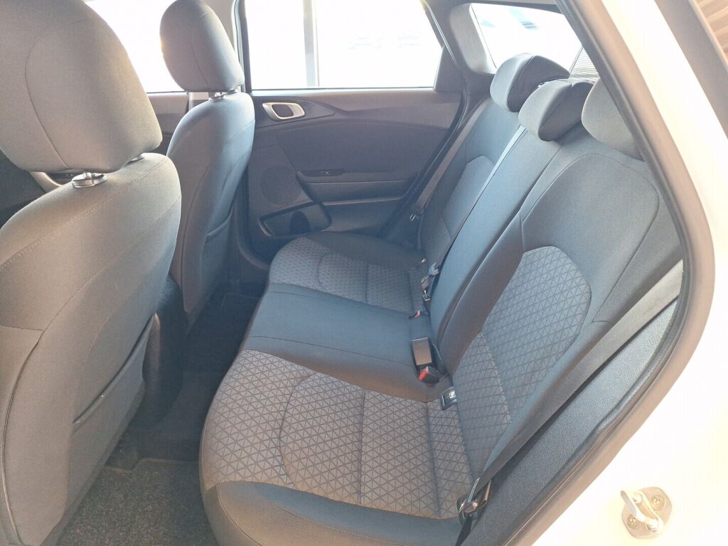 Kia Ceed 2022 Valkoinen