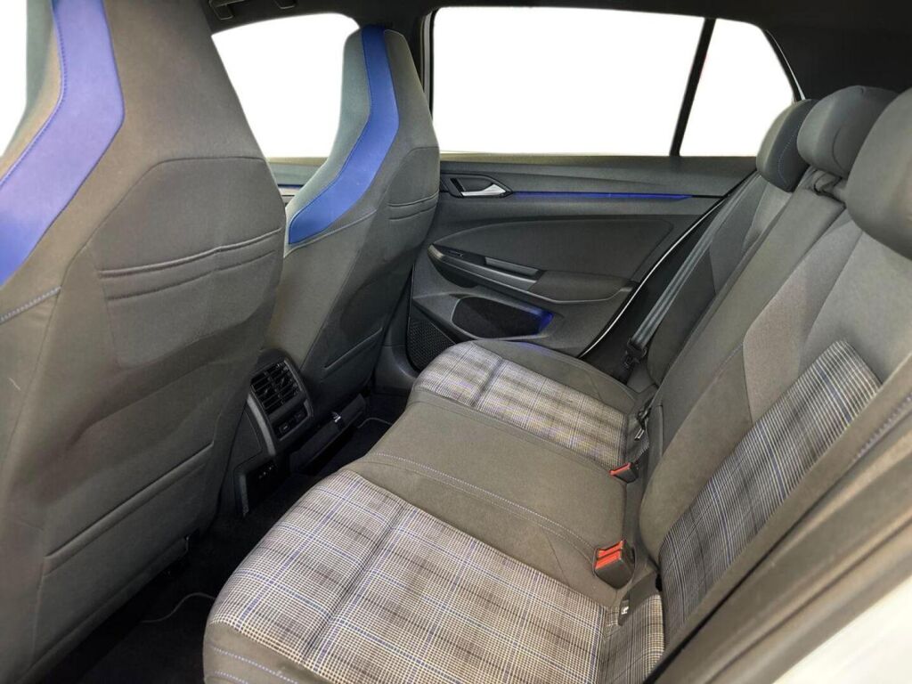 Volkswagen Golf 2021 Valkoinen
