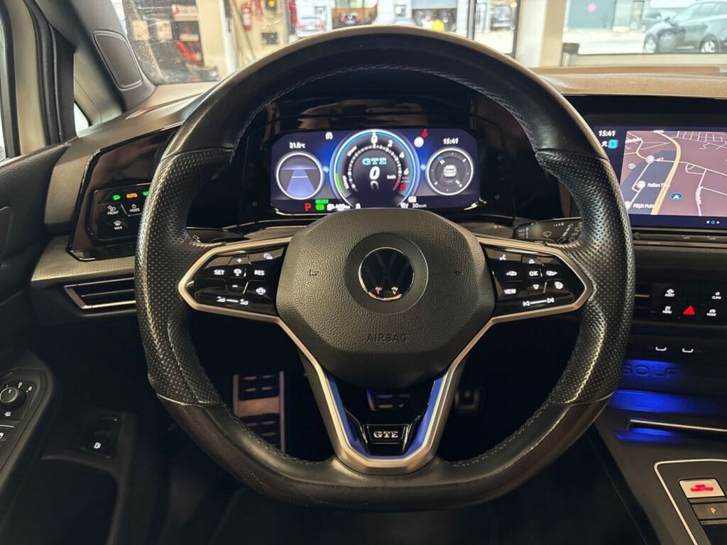 Volkswagen Golf 2021 Valkoinen
