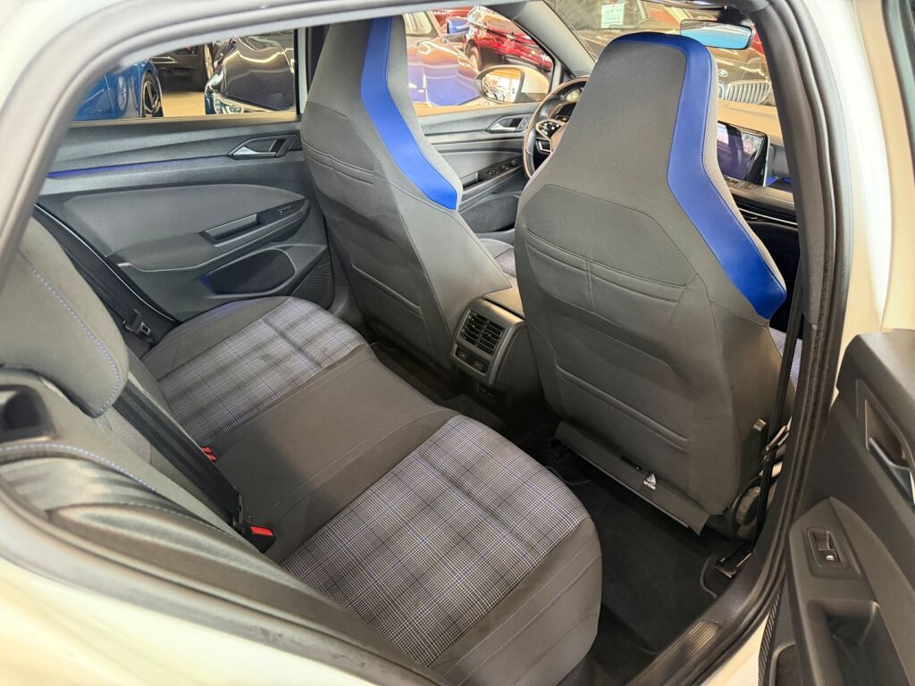 Volkswagen Golf 2021 Valkoinen